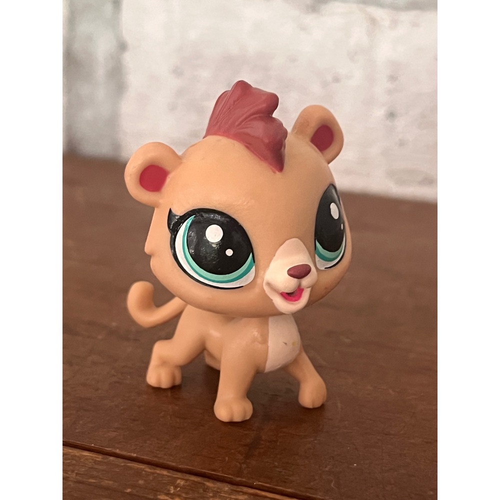 Littlest Pet Shop LPS Hasbro #212 Lioness Masai Manely